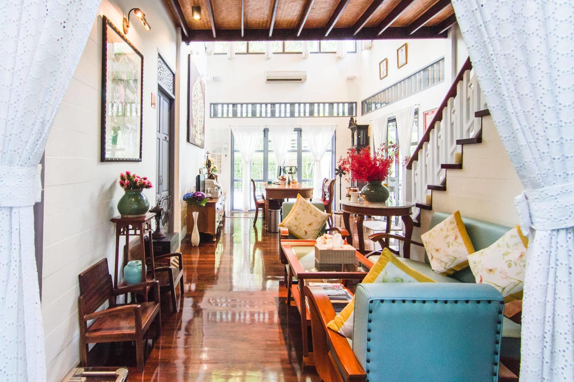Baan Noppawong Hotel Bangkok Bagian luar foto